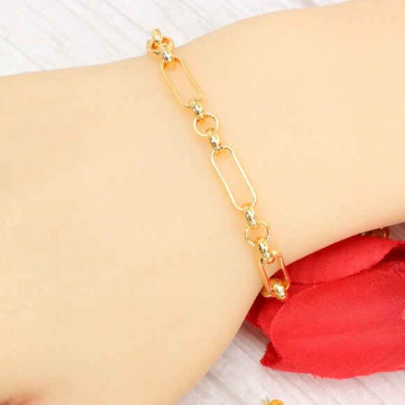 "Trendy Handmade Bracelet – A Thoughtful Gift for Girls & Women | UNVRC1503 - Picture 8 of 10